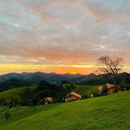 Chales Terras Altas Goncalves Exterior photo