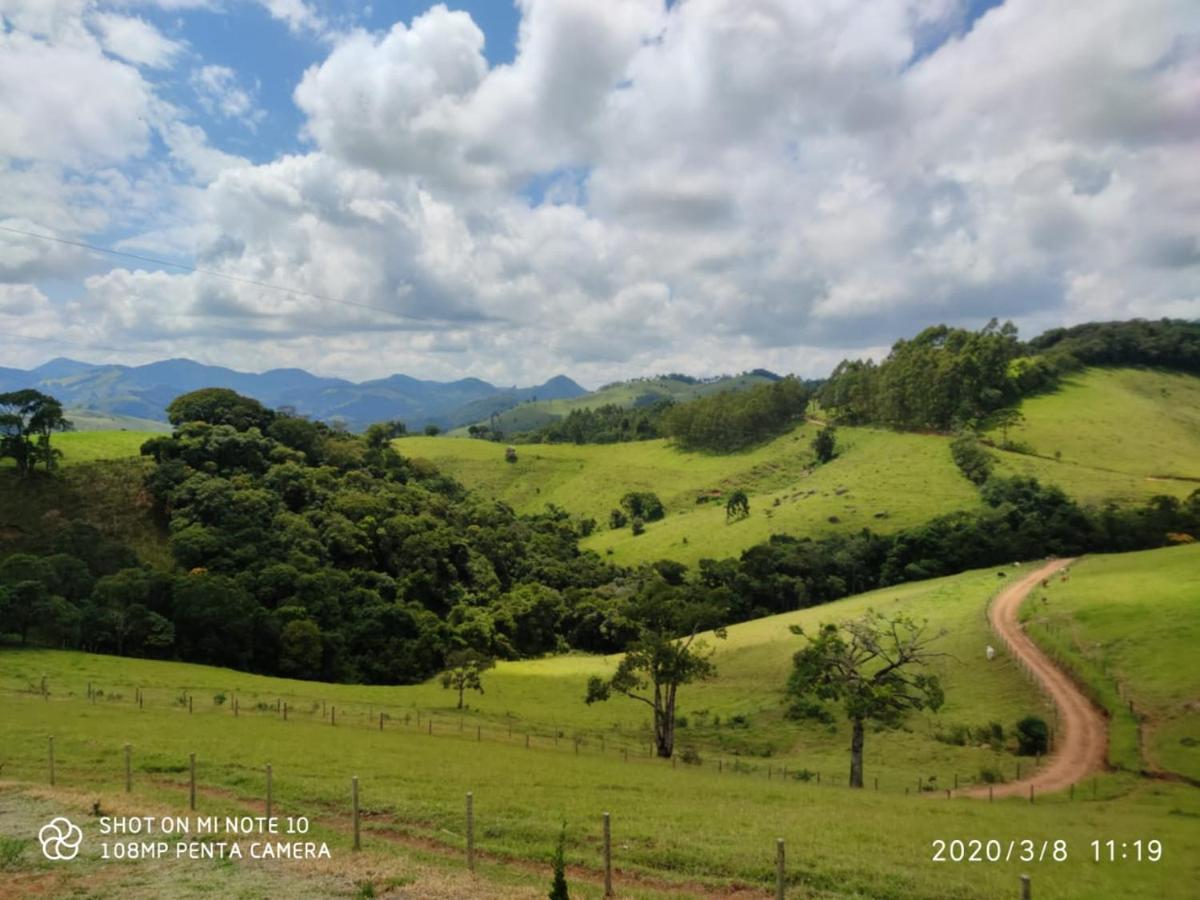 Chales Terras Altas Goncalves Exterior photo
