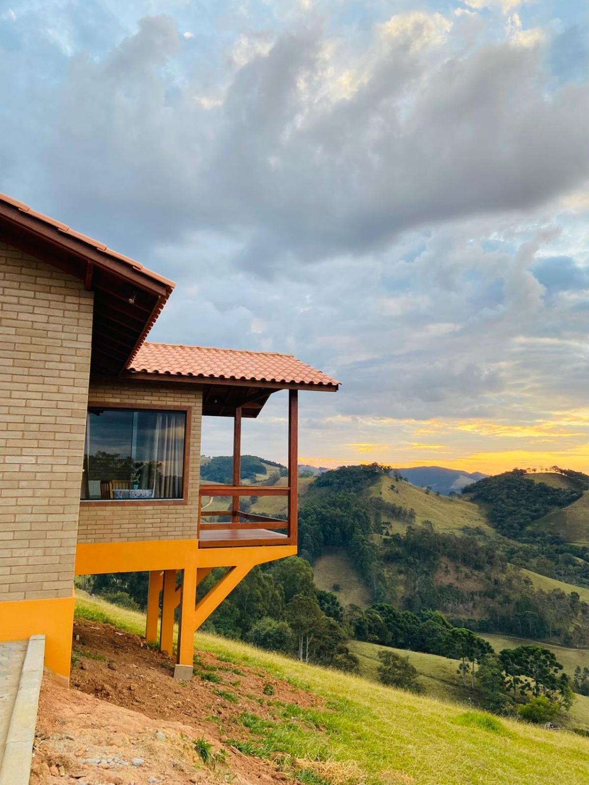 Chales Terras Altas Goncalves Exterior photo